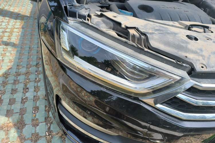 Used Zotye SR7 2017 1.5T CVT Cube Road Edition Right Front Headlight
