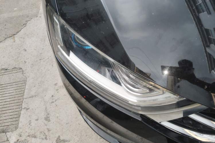 Used Zotye SR7 2017 1.5T CVT Cube Dream Edition Right Front Headlight