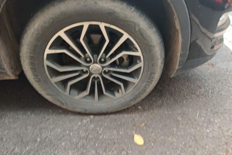 Used Zotye SR7 2017 1.5T Manual Cube Road Edition Right Front Wheel Hub