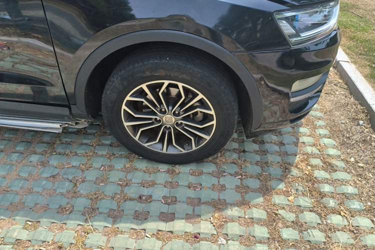 Used Zotye SR7 2017 1.5T CVT Cube Road Edition Right Front Wheel Hub