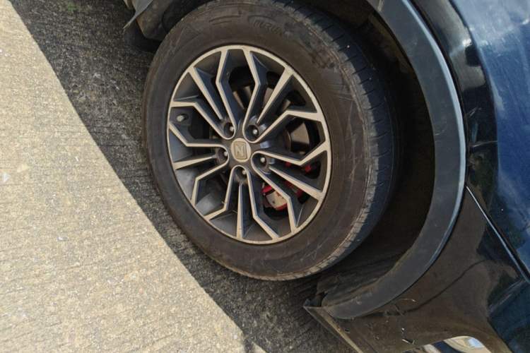 Used Zotye SR7 2017 1.5T CVT Cube Road Edition Right Front Wheel Hub