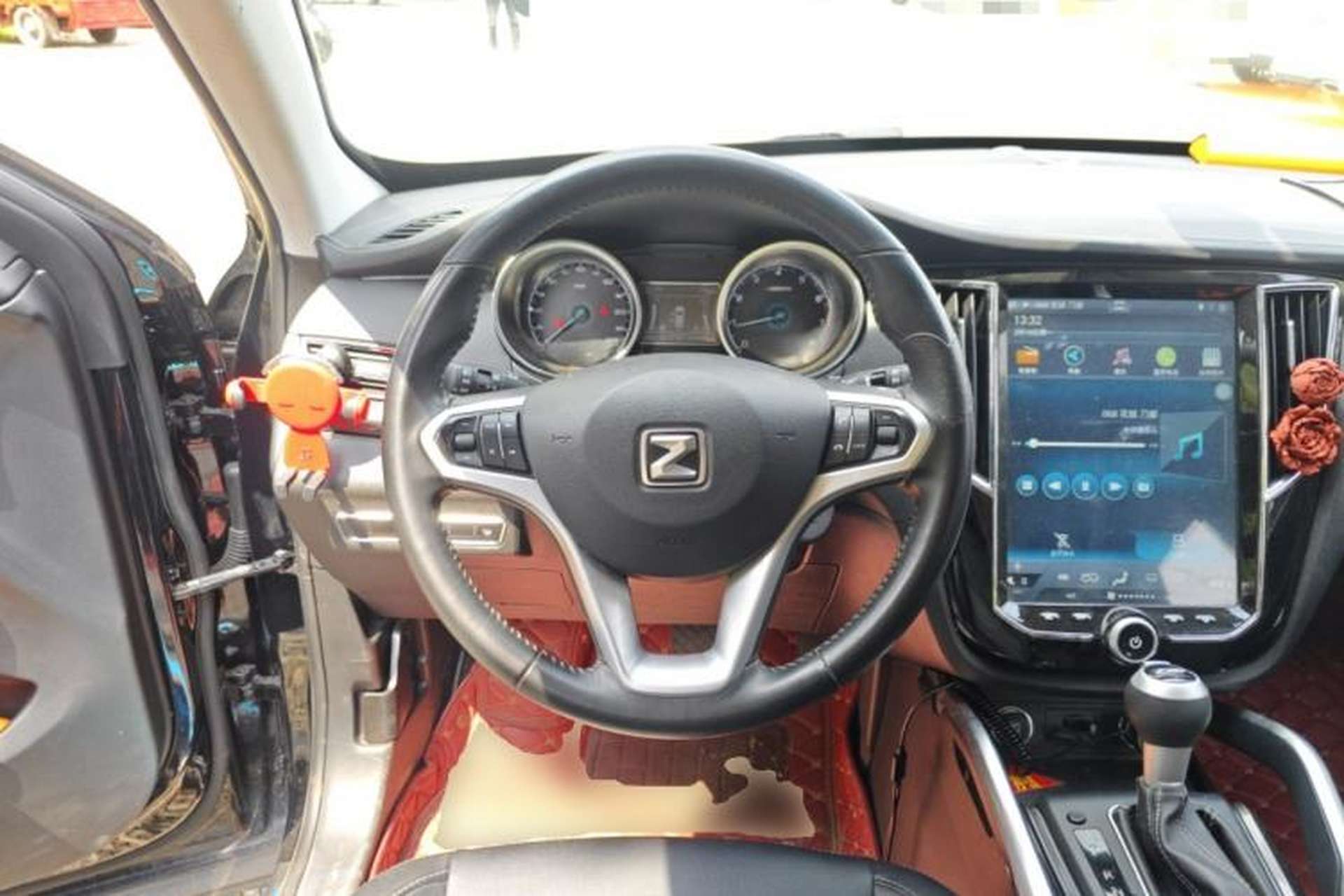 Used Zotye SR7 2017 1.5T CVT Cube Heart Edition Steering Wheel
