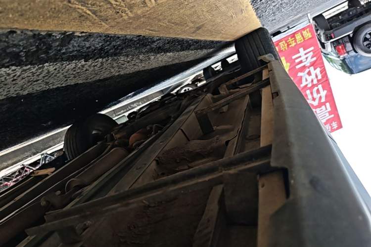 Used Zotye SR7 2017 1.5T Manual Cube Road Edition Left Side Sill