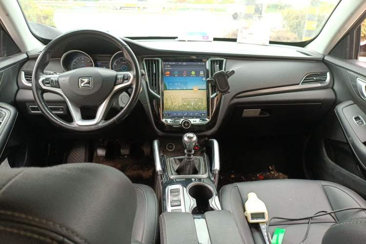 Used Zotye SR7 2017 1.5T Manual - Magic Cube Heart Edition Center Console