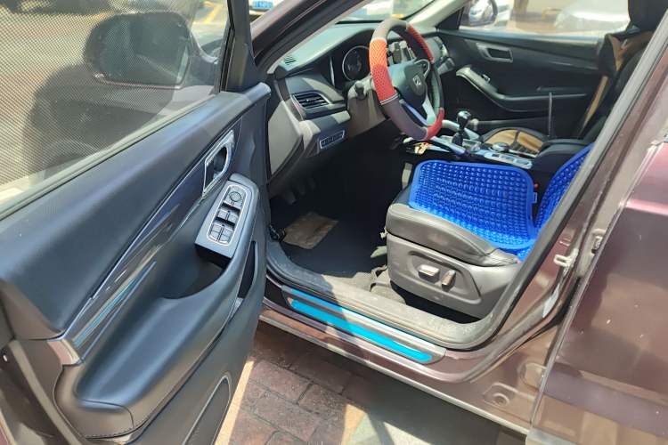 Used Zotye SR7 2017 1.5T Manual Cube Dream Edition Driver Seat