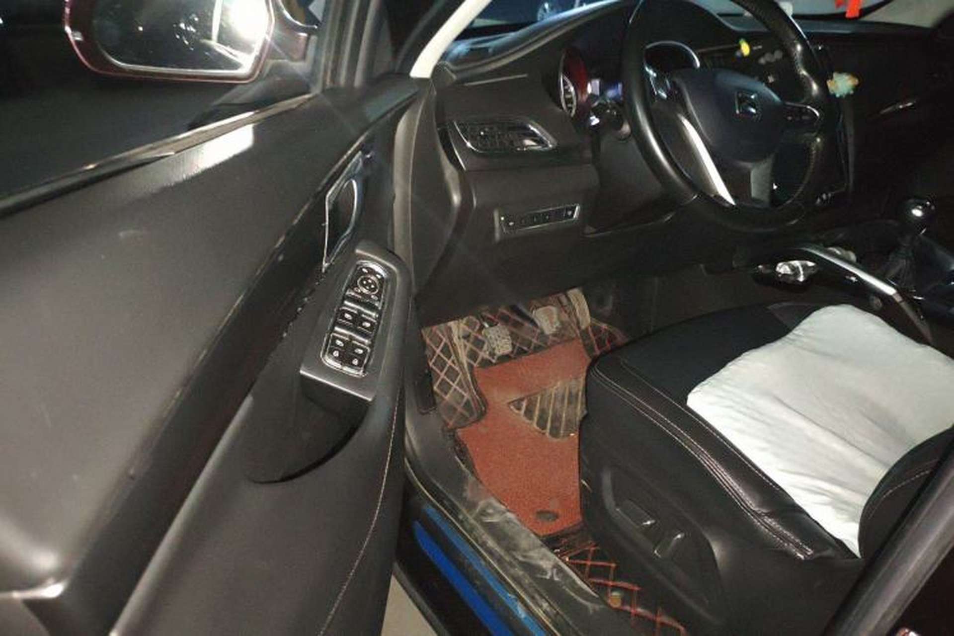 Used Zotye SR7 2017 1.5T Manual Cube Dream Edition Driver Seat