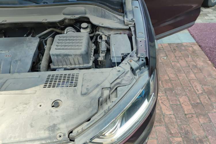 Used Zotye SR7 2017 1.5T Manual Cube Dream Edition Engine Bay Left
