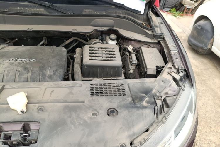 Used Zotye SR7 2017 1.5T Manual - Magic Cube Heart Edition Engine Bay Left
