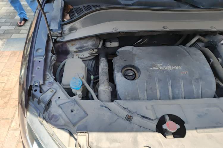 Used Zotye SR7 2017 1.5T Manual Cube Dream Edition Engine Bay Right