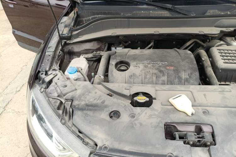 Used Zotye SR7 2017 1.5T Manual - Magic Cube Heart Edition Engine Bay Right