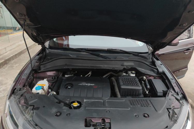 Used Zotye SR7 2017 1.5T CVT Cube Heart Edition Engine Bay