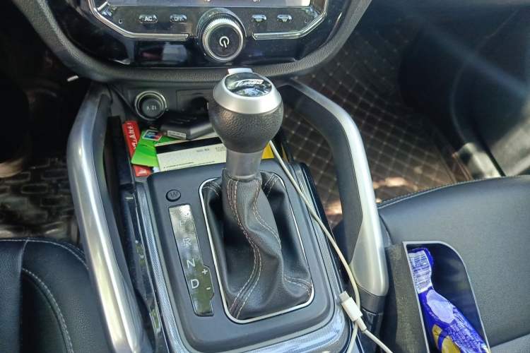 Used Zotye SR7 2017 1.5T CVT Cube Heart Edition Gear Lever