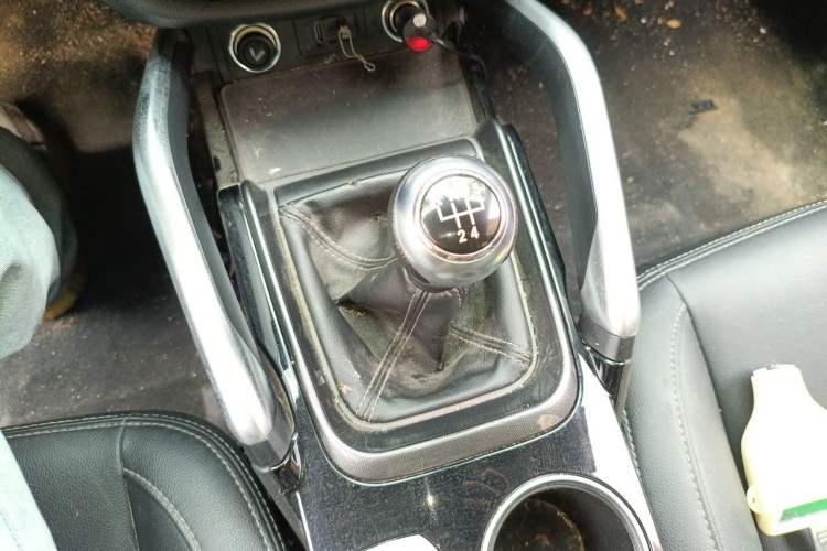 Used Zotye SR7 2017 1.5T Manual - Magic Cube Heart Edition Gear Lever