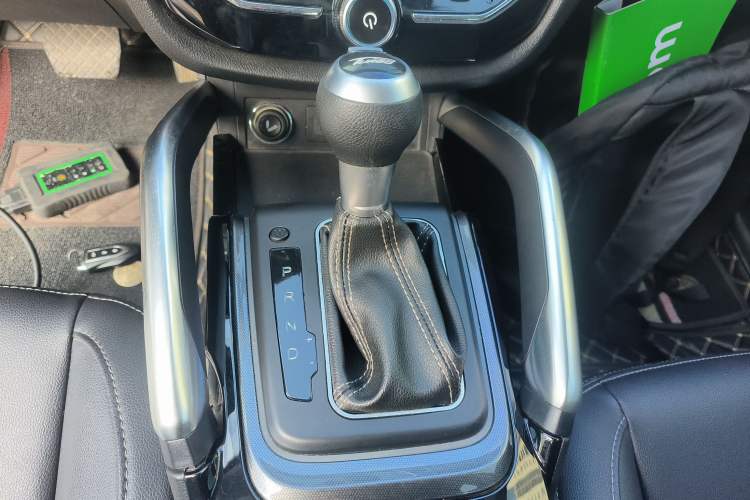 Used Zotye SR7 2017 1.5T CVT Cube Heart Edition Gear Lever