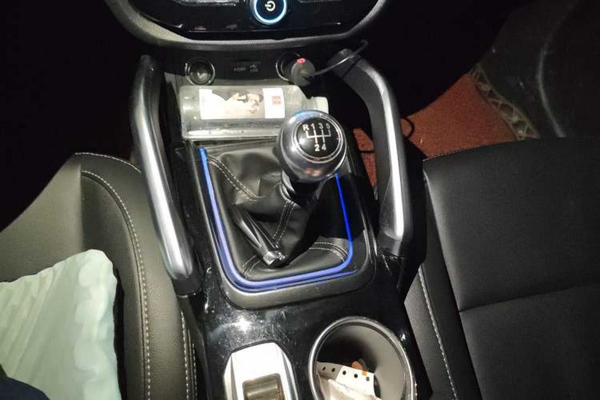 Used Zotye SR7 2017 1.5T Manual Cube Dream Edition Gear Lever
