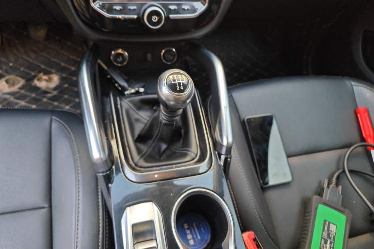 Used Zotye SR7 2017 1.5T Manual - Magic Cube Heart Edition Gear Lever