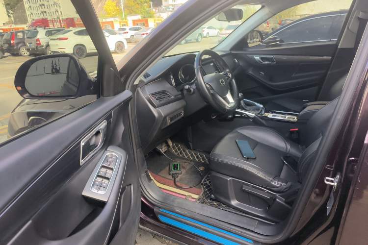 Used Zotye SR7 2017 1.5T CVT Cube Heart Edition Interior 3