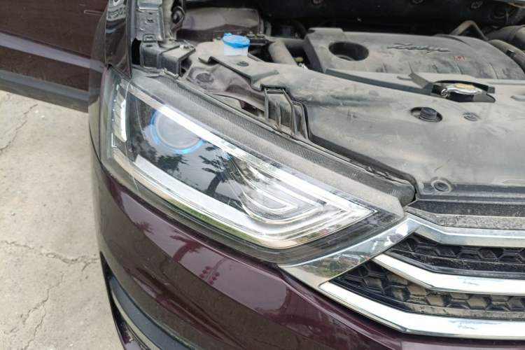 Used Zotye SR7 2017 1.5T Manual - Magic Cube Heart Edition Right Front Headlight
