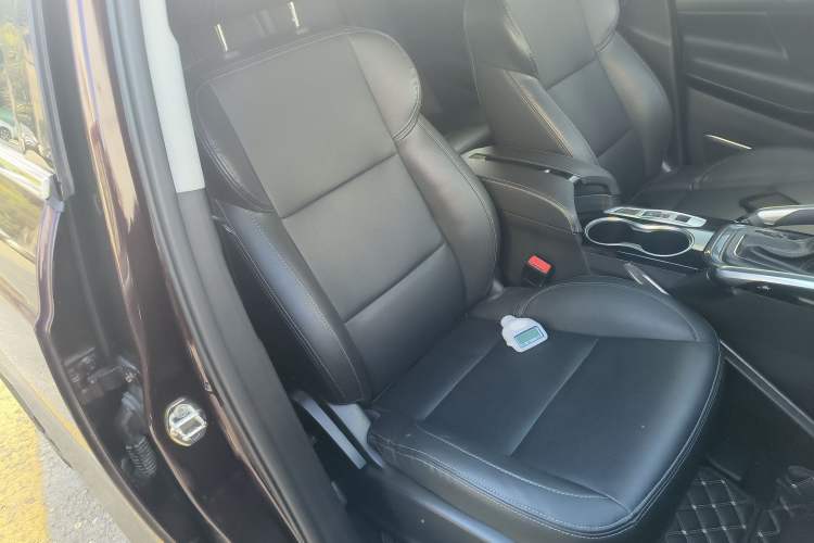 Used Zotye SR7 2017 1.5T CVT Cube Heart Edition Right Front Seat
