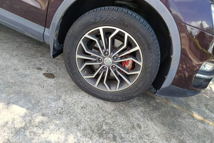 Used Zotye SR7 2017 1.5T CVT Cube Heart Edition Right Front Wheel Hub
