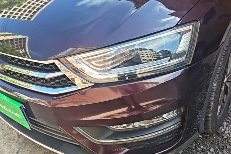 Used Zotye SR7 2017 1.5T Manual Cube Road Edition Left Front Headlight