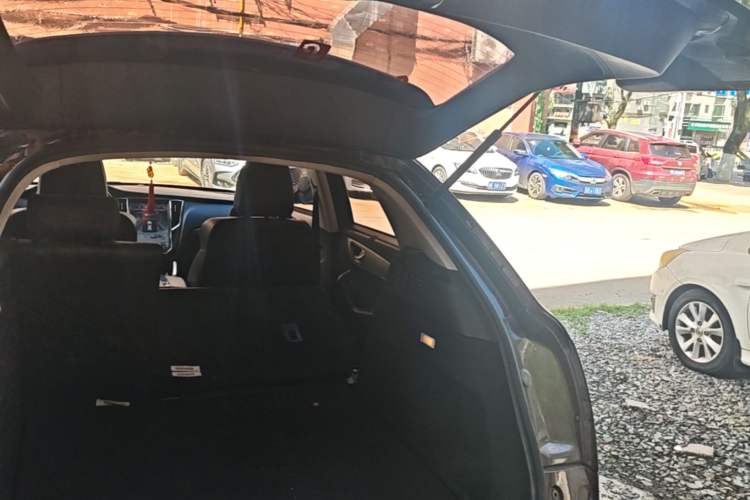 Used Zotye SR7 2017 1.5T Manual Cube Road Edition Trunk