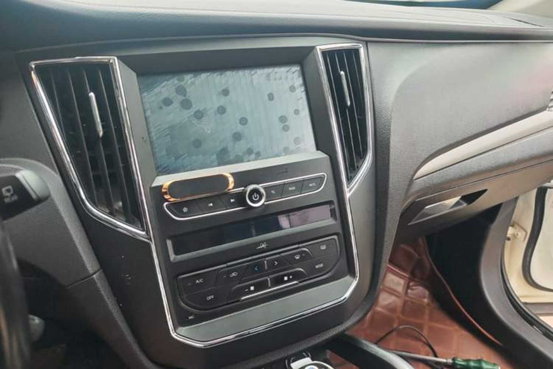 Used Zotye SR7 2017 1.5T CVT Cube Road Edition Audio And AC Panel