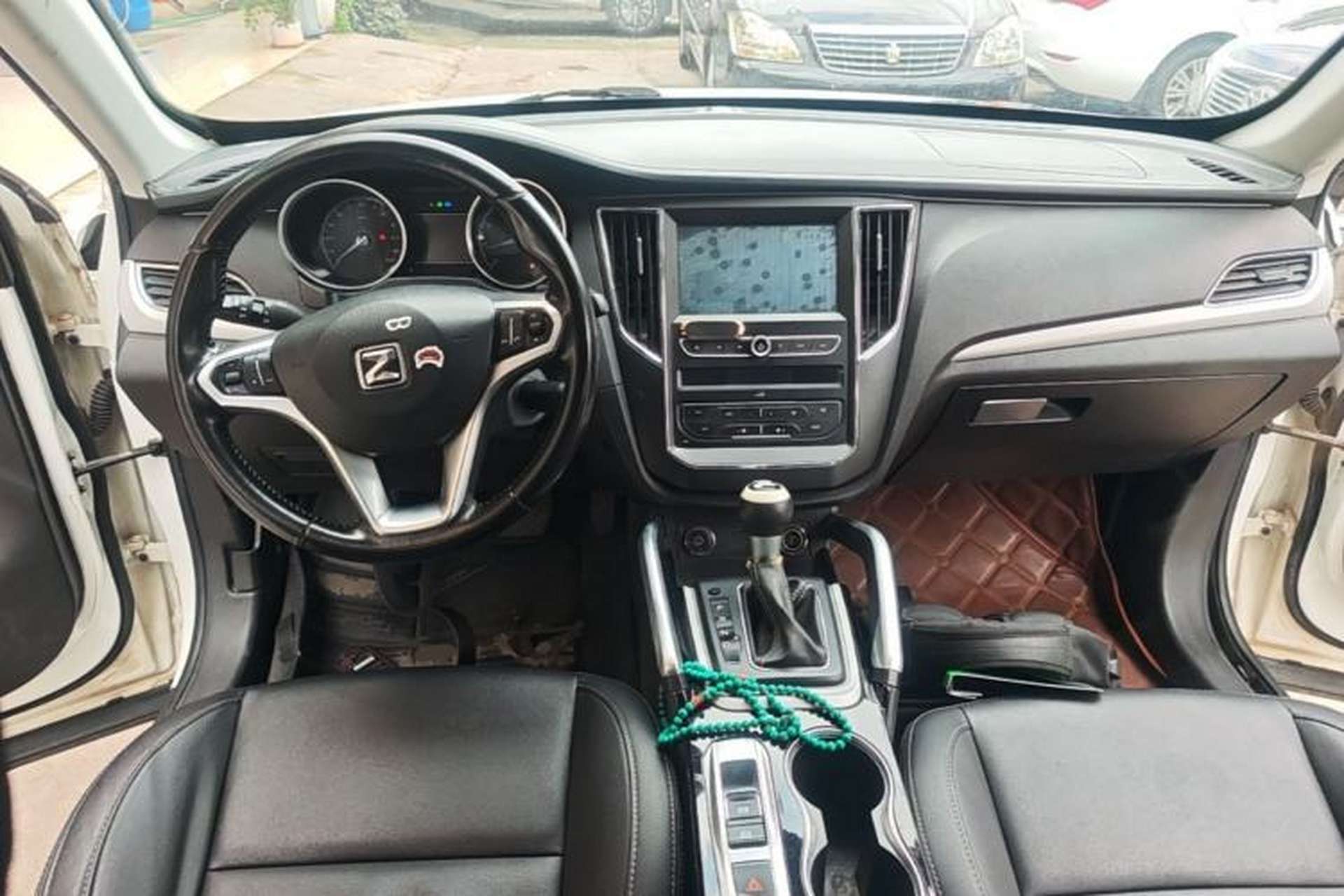 Used Zotye SR7 2017 1.5T CVT Cube Road Edition Center Console