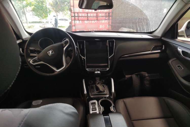 Used Zotye SR7 2017 1.5T CVT Cube Dream Edition Center Console