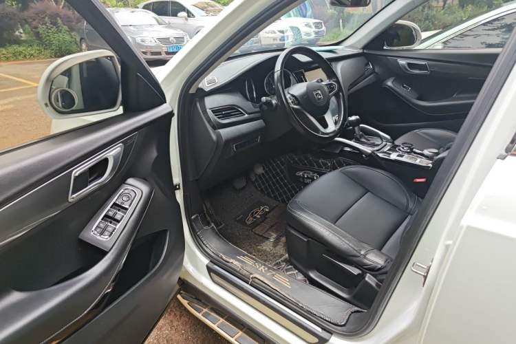 Used Zotye SR7 2017 1.5T CVT Cube Heart Edition Driver Seat
