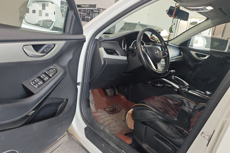 Used Zotye SR7 2017 1.5T CVT Cube Road Edition Driver Seat