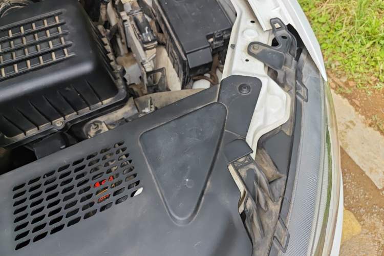 Used Zotye SR7 2017 1.5T CVT Cube Heart Edition Engine Bay Left
