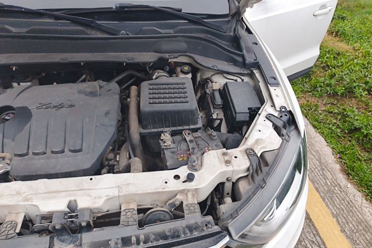 Used Zotye SR7 2017 1.5T CVT Cube Dream Edition Engine Bay Left