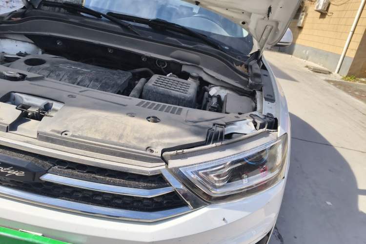 Used Zotye SR7 2017 1.5T CVT Cube Dream Edition Engine Bay Left