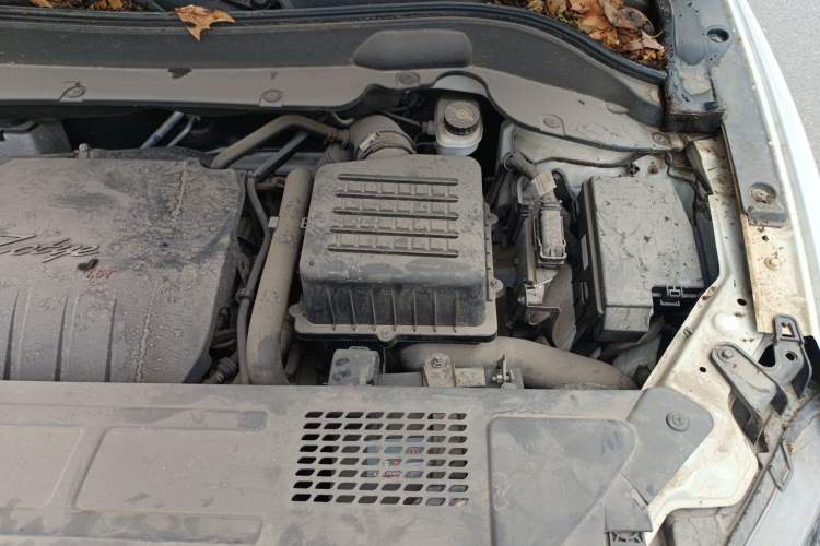 Used Zotye SR7 2017 1.5T CVT Cube Heart Edition Engine Bay Left