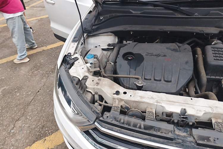Used Zotye SR7 2017 1.5T CVT Cube Dream Edition Engine Bay Right