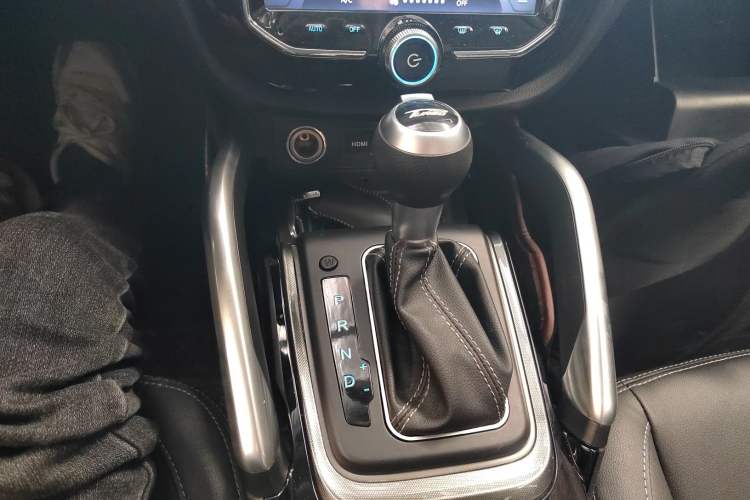 Used Zotye SR7 2017 1.5T CVT Cube Dream Edition Gear Lever