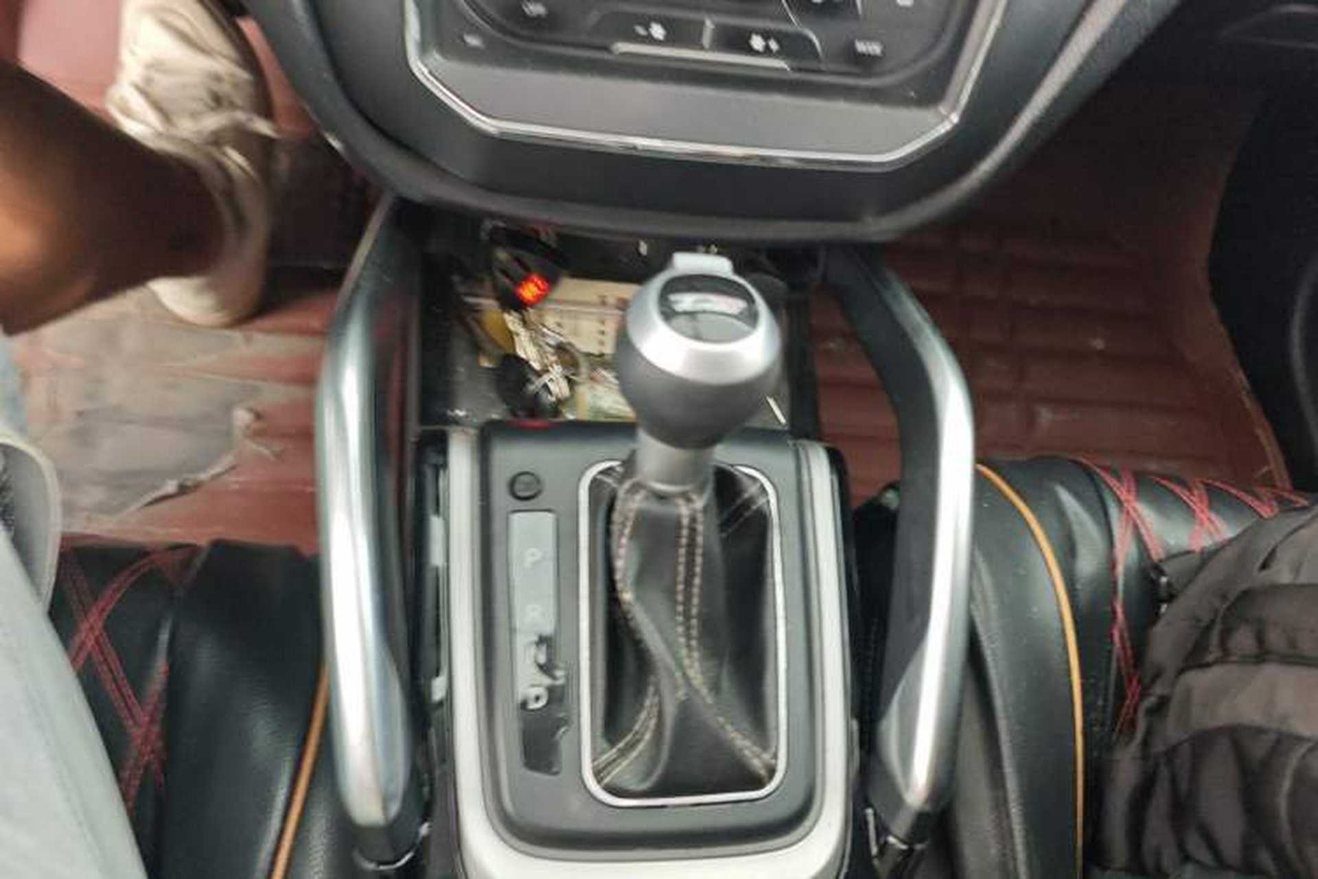 Used Zotye SR7 2017 1.5T CVT Cube Road Edition Gear Lever