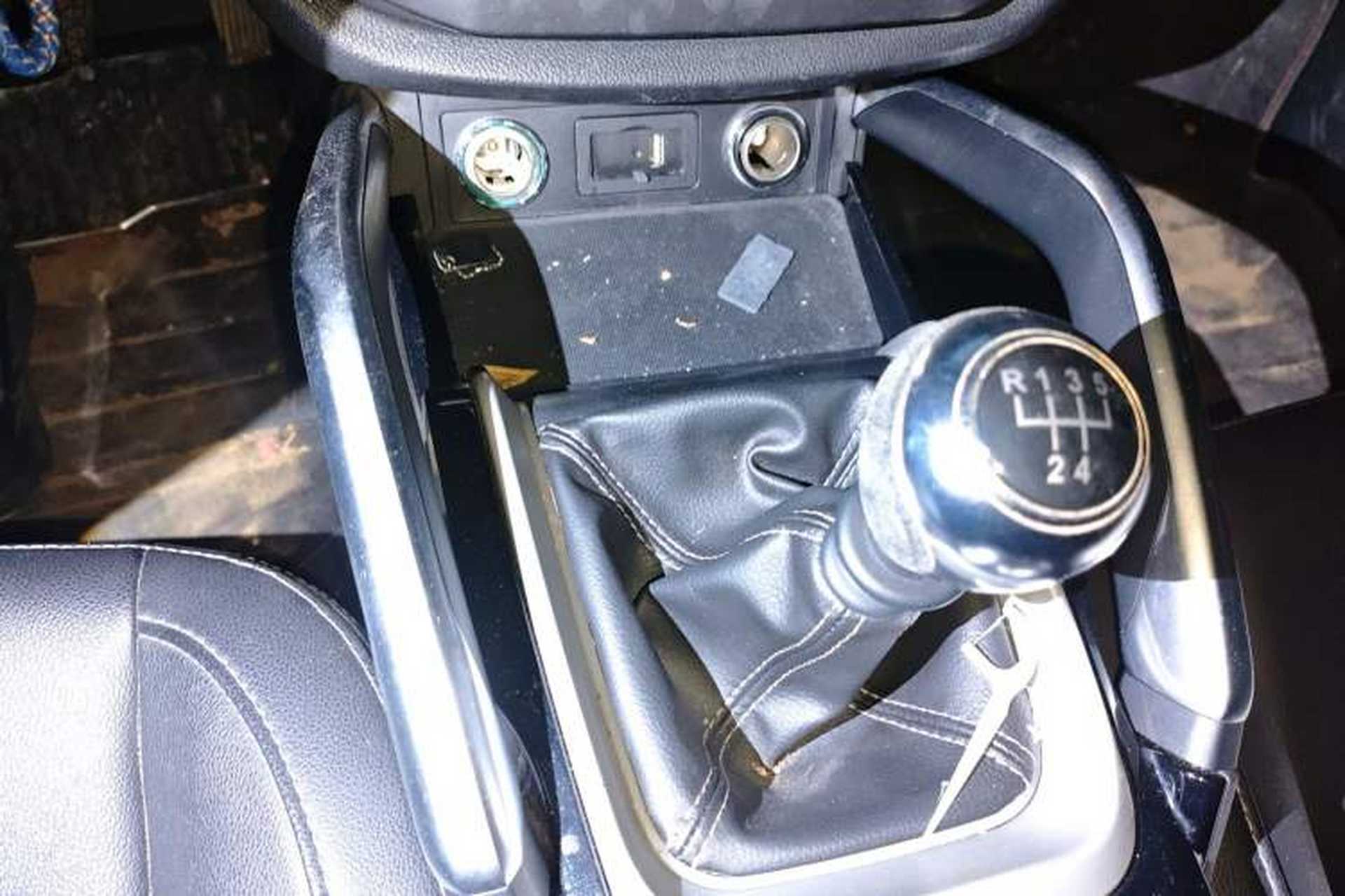 Used Zotye SR7 2017 1.5T Manual Cube Road Edition Gear Lever