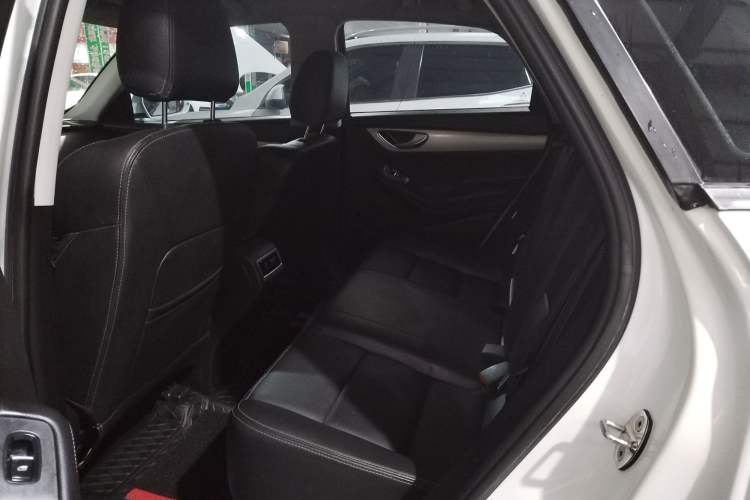 Used Zotye SR7 2017 1.5T CVT Cube Road Edition Interior 2