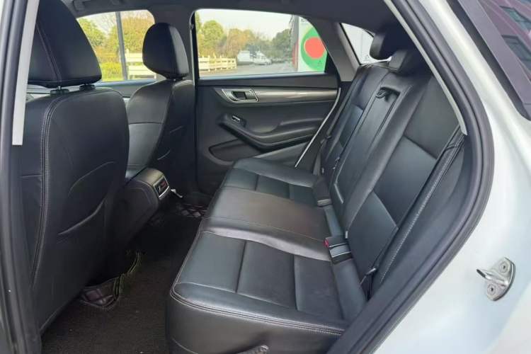 Used Zotye SR7 2017 1.5T CVT Cube Dream Edition Interior 3