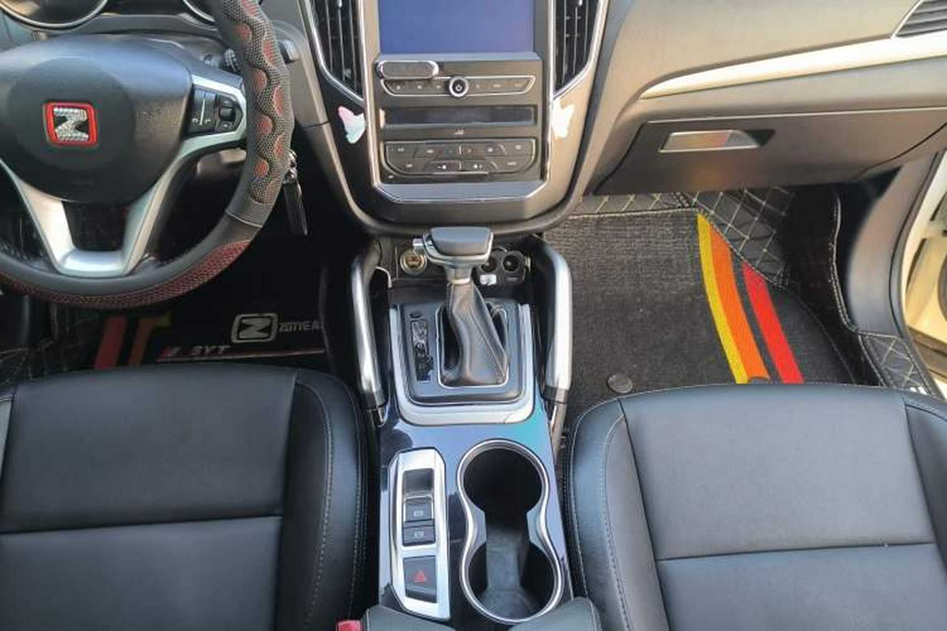 Used Zotye SR7 2017 1.5T CVT Cube Road Edition Interior 4