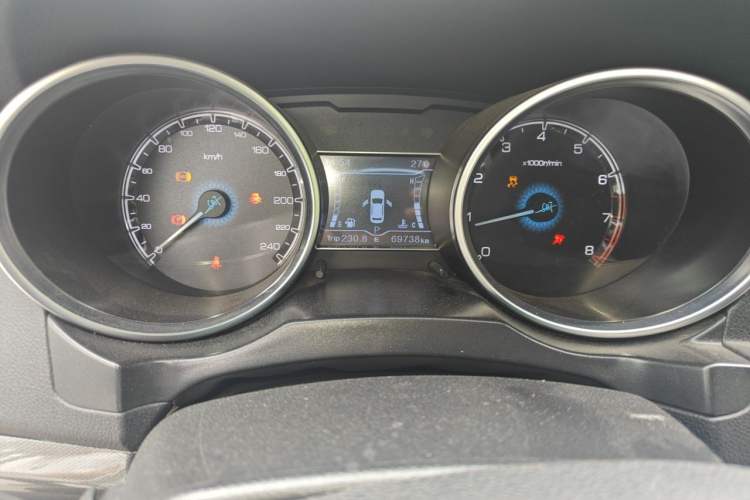 Used Zotye SR7 2017 1.5T CVT Cube Dream Edition Odometer Close Up