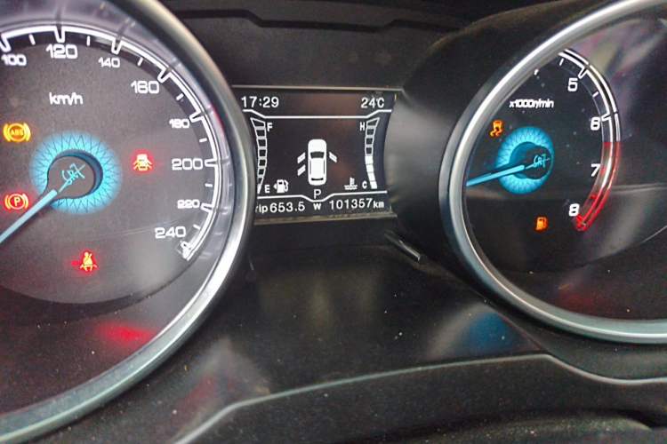Used Zotye SR7 2017 1.5T CVT Cube Dream Edition Odometer Close Up