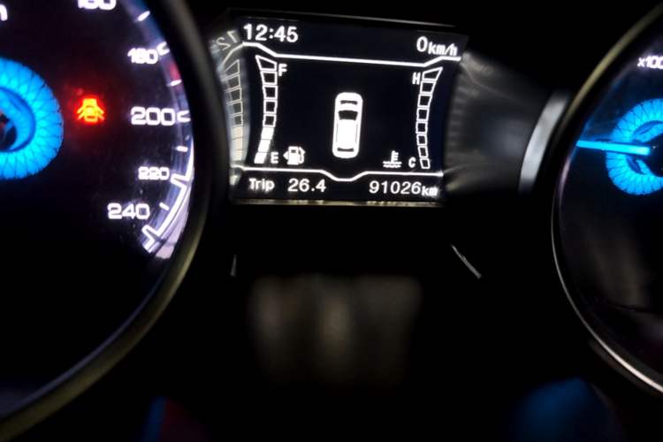 Used Zotye SR7 2017 1.5T Manual Cube Road Edition Odometer Close Up