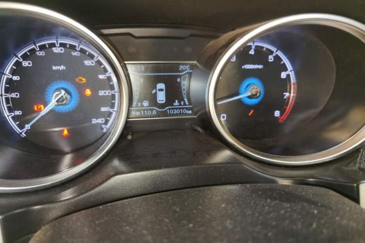 Used Zotye SR7 2017 1.5T Manual Cube Dream Edition Odometer Close Up