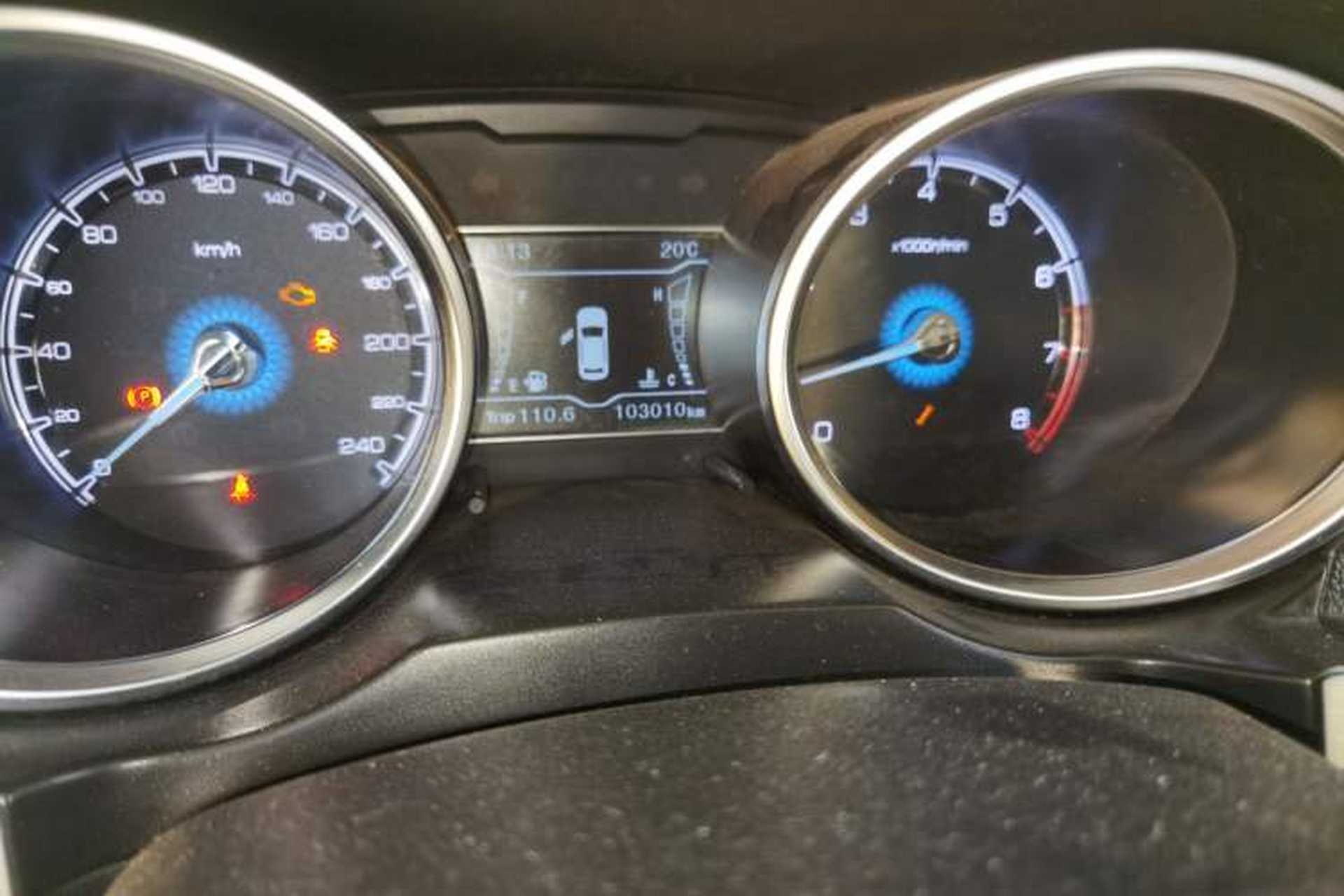 Used Zotye SR7 2017 1.5T Manual Cube Dream Edition Odometer Close Up