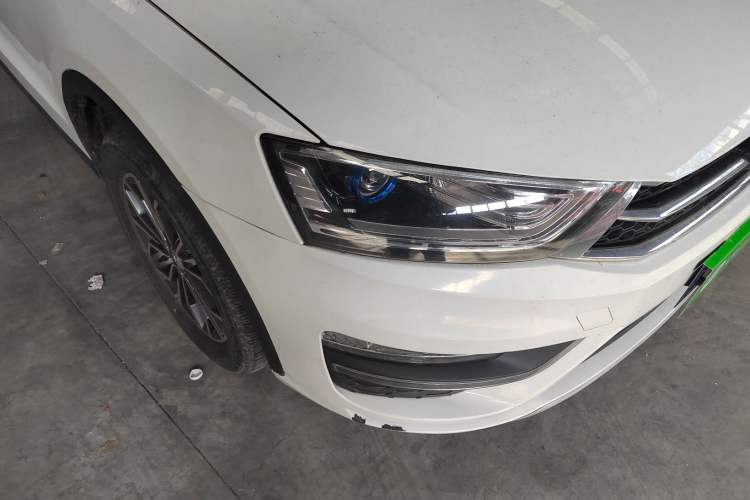 Used Zotye SR7 2017 1.5T CVT Cube Dream Edition Right Front Headlight
