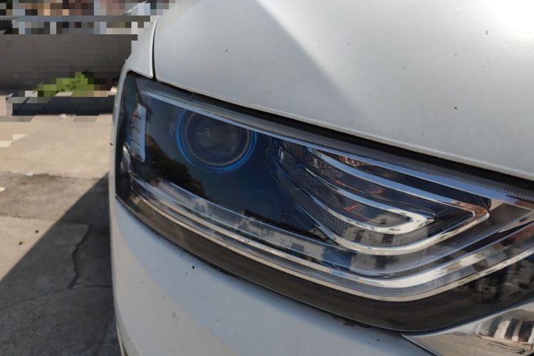 Used Zotye SR7 2017 1.5T CVT Cube Dream Edition Right Front Headlight