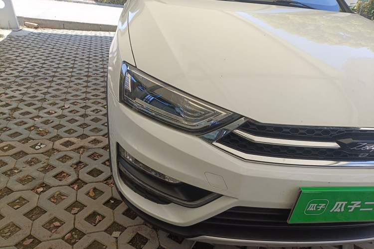 Used Zotye SR7 2017 1.5T CVT Cube Dream Edition Right Front Headlight